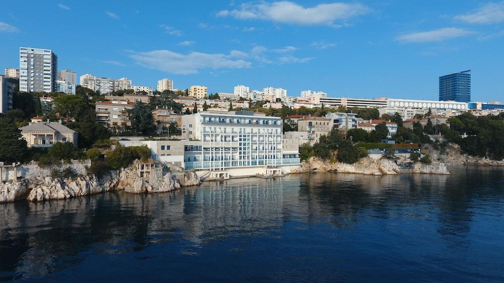 Hotel Jadran Rijeka Exterior photo